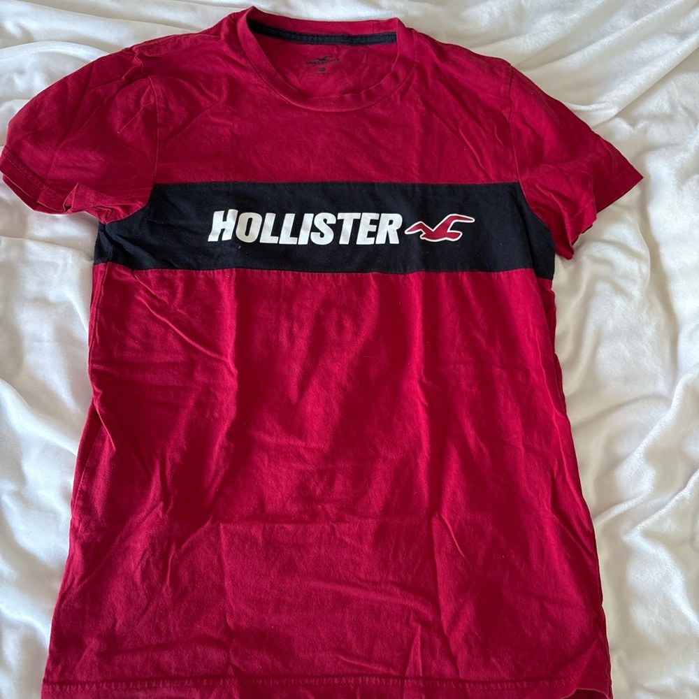 Hollister Red and Black Short Sleeve Tee